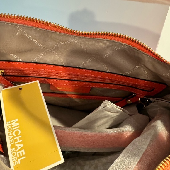 Michael Kors Aria Large Shoulder Bag Pink Grapefruit NWT - Picture 6 of 9